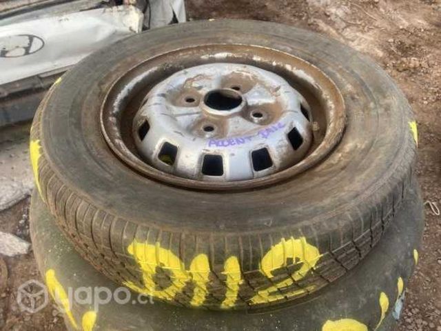 Llanta fierro con neumatico 175 70 R13 (D112) Hyun