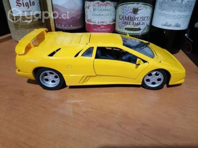 Auto deportivo de colección 1/18