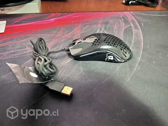 Teclado Hyperx Alloy core Y mouse Glorious Model o