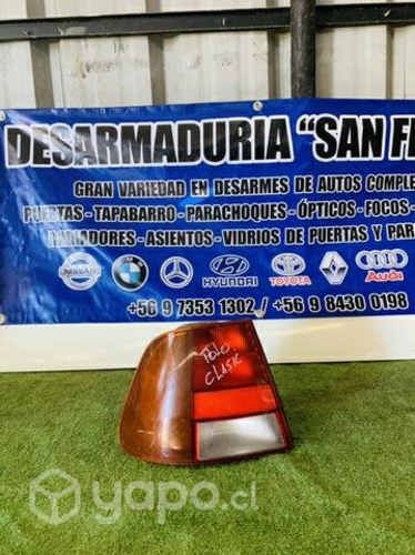 Polo Classic foco trasero