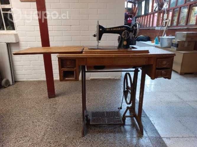 Maquina de coser SINGER Antigua