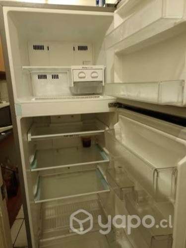 Refrigerador LG funcionando casi nuevo de dos puer