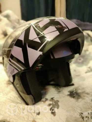 Casco de moto abatible