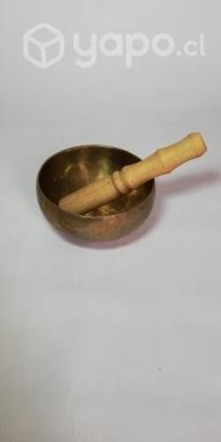 Cuenco metal con baqueta