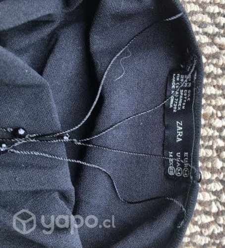 Polera negra Zara
