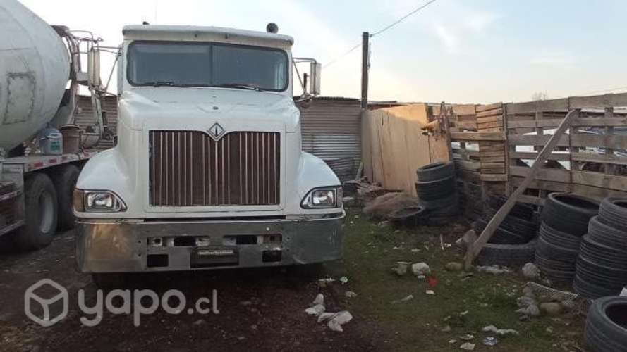 Tracto camión internacional modelo 9200 año 2001