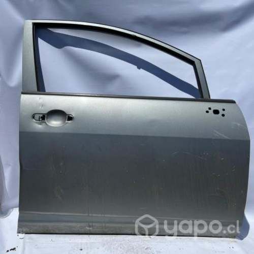 Puerta delantero derecho Nissan Tiida 2010