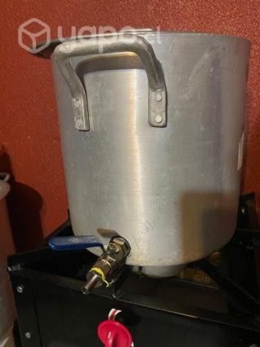 Fondo 20 litros aprox Aluminio con llave cobre 1/2