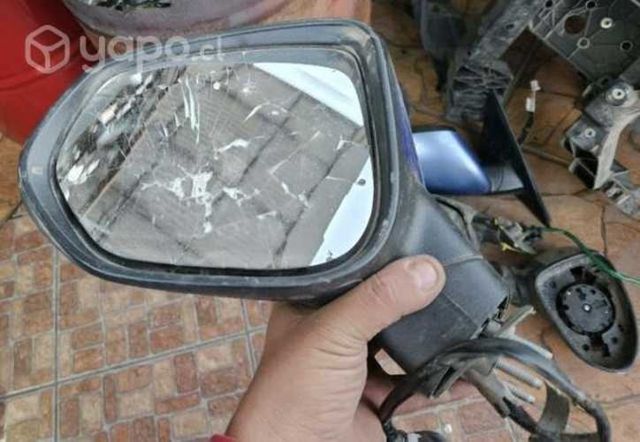 Espejo izquierdo sin vidrio CS15 plus 2021 2023