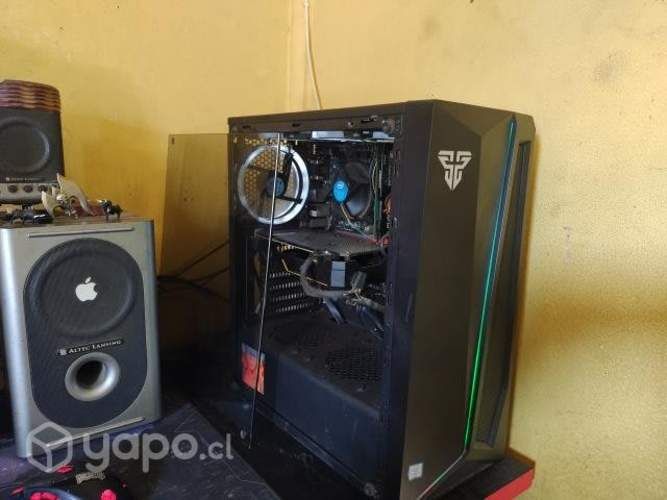 Computador Gamer perfecto estado, venta por apuro.