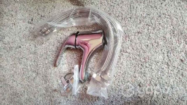 Llave de lavamanos nueva