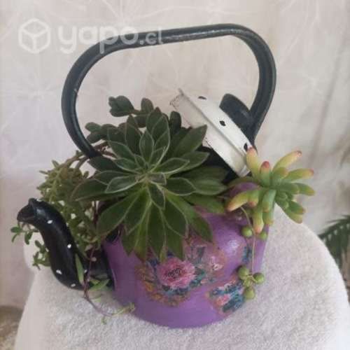 Macetero en reciclaje pintado