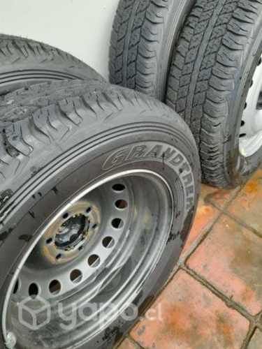 Neumáticos con llantas