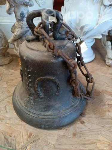 Campana de bronce mexicana