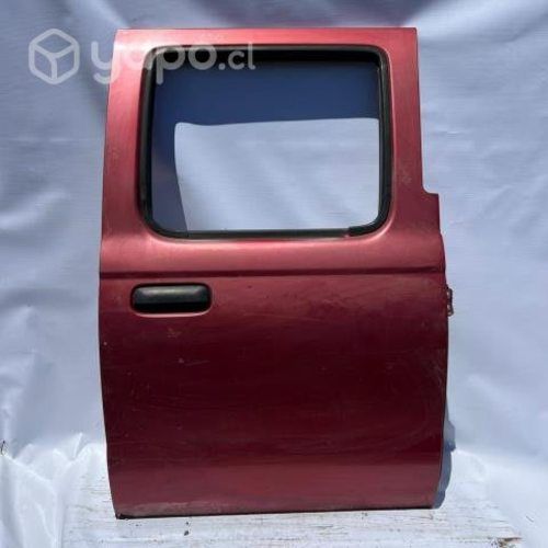 Puerta Trasera derecha Nissan terrano 2010