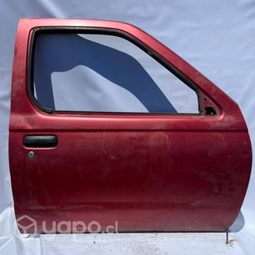 Puerta delantera derecha Nissan terrano 2010