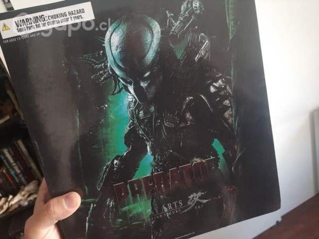 Figura depredador, nuevo y sellado.