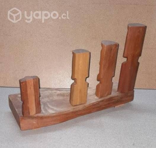 Escultura moais de madera