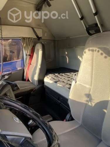 Tracto Camión Volvo 2020