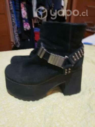 Botin Wados, plataforma y taco cuadrado, muyy cómo