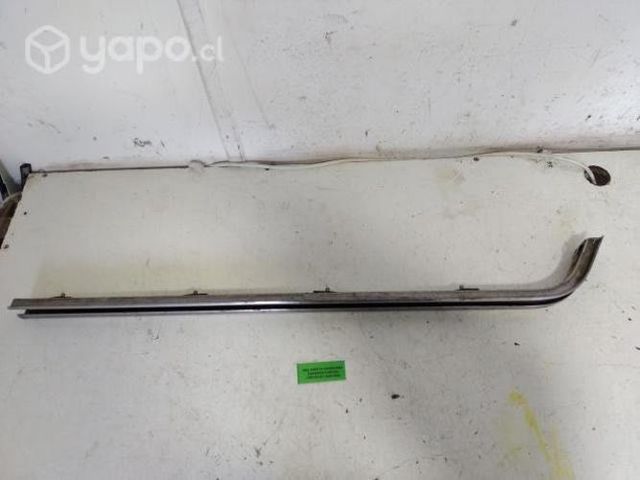 Riel Puerta Corredera Izquierda (CNA136) Chevrolet