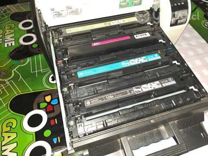 Impresora láser color CP1525nw impecable