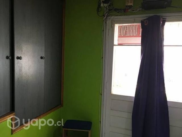 Dormitorio amplio con baño privado,derecho a cocin