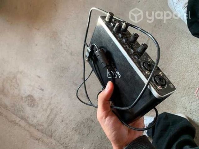 Interfaz behringer umc 204 HD