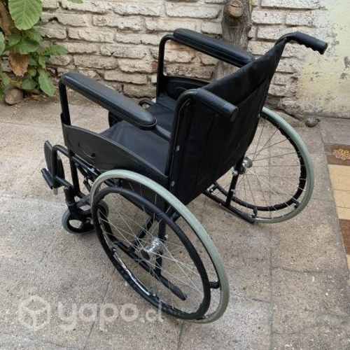 Silla de Ruedas- casi nueva