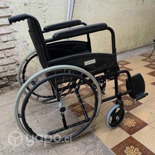 Silla de Ruedas- casi nueva