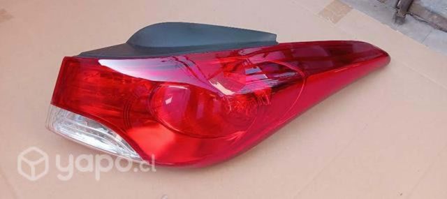 Farol trasero derecho elantra