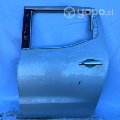 Puerta trasera izquierda Nissan Np300 2018
