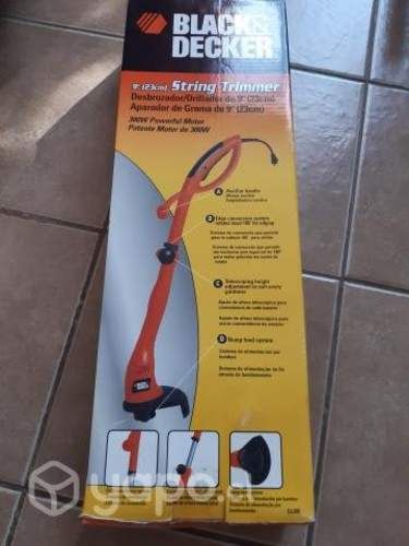 Orilladora eléctrica Black and Decker nueva 300 wa