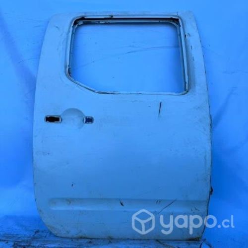 Puerta trasera derecha Nissan navara 2011