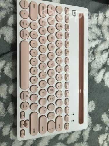 Teclado por bluetooth rosado