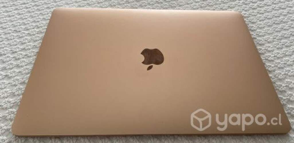 MacBook Air M1 (2022)