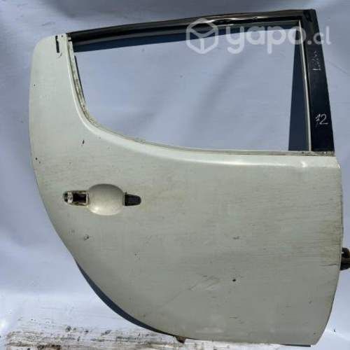 Puerta trasera izquierda Mitsubishi l200 2013