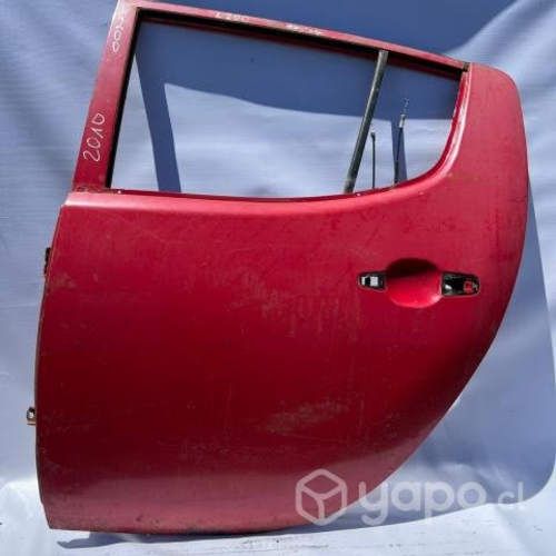 Puerta trasera izquierda Mitsubishi l200 2010