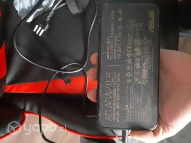 Notebook Asus X571G 1 año de uso