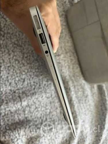 Macbook air 11 Early 2014 Intelcore I5, 4Gb Ram