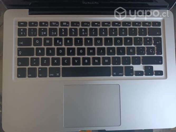 Macbook pro 2012 en caja y funda de regalo