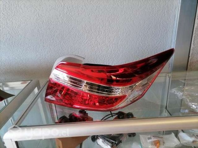 Focos traseros Toyota yaris 2014 al 2017