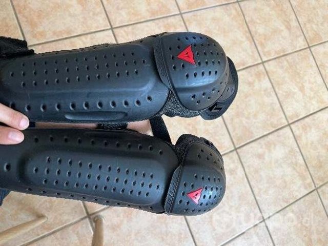 Rodilleras moto Dainese ( uso )