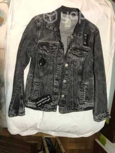 Chaqueta negra de jeans