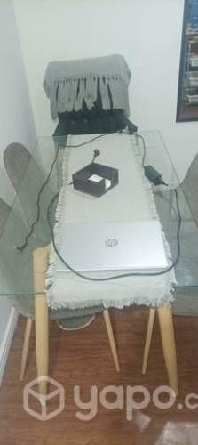 Laptop hp Intel i5 7200u, con su cargador