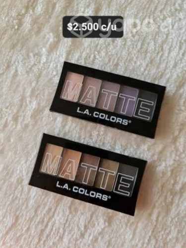 Perfumes y maquillaje