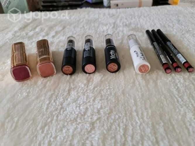 Perfumes y maquillaje