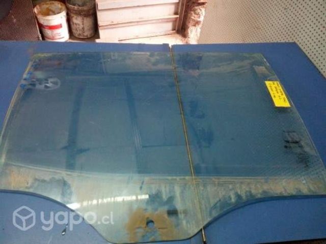 Vidrio puerta trasera derecha Ford ranger 3.2
