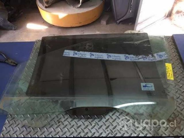 Vidrio puerta delantera izq Ford Ranger 3.2 2014