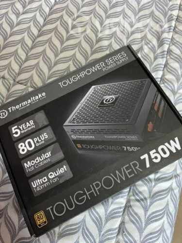 Fuente de poder Toughpower 750W GOLD (Modular)